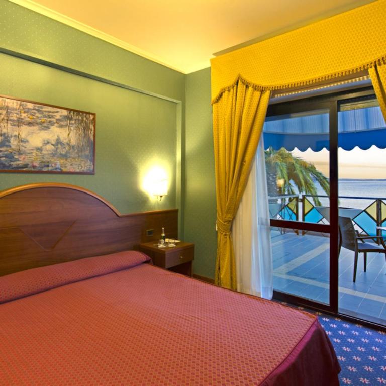 Hotel Lido - Beach and Palace - Camera Superior Matrimoniale/Doppia con Letti Singoli con Vista Lago - 4