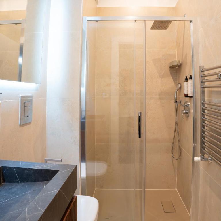 Vatican Boutique Rooms - Queen Room - 5