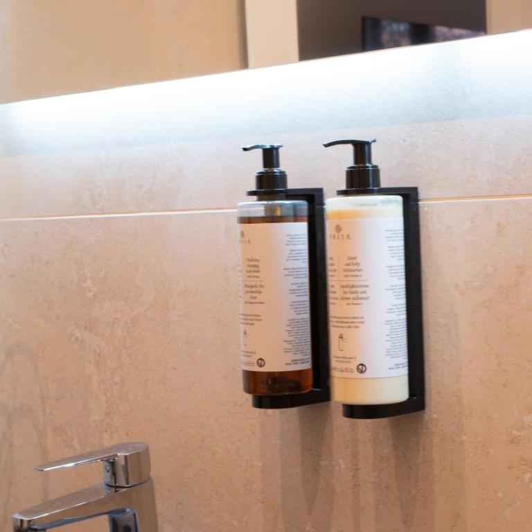 Vatican Boutique Rooms - Double Room with Private Bathroom - 10