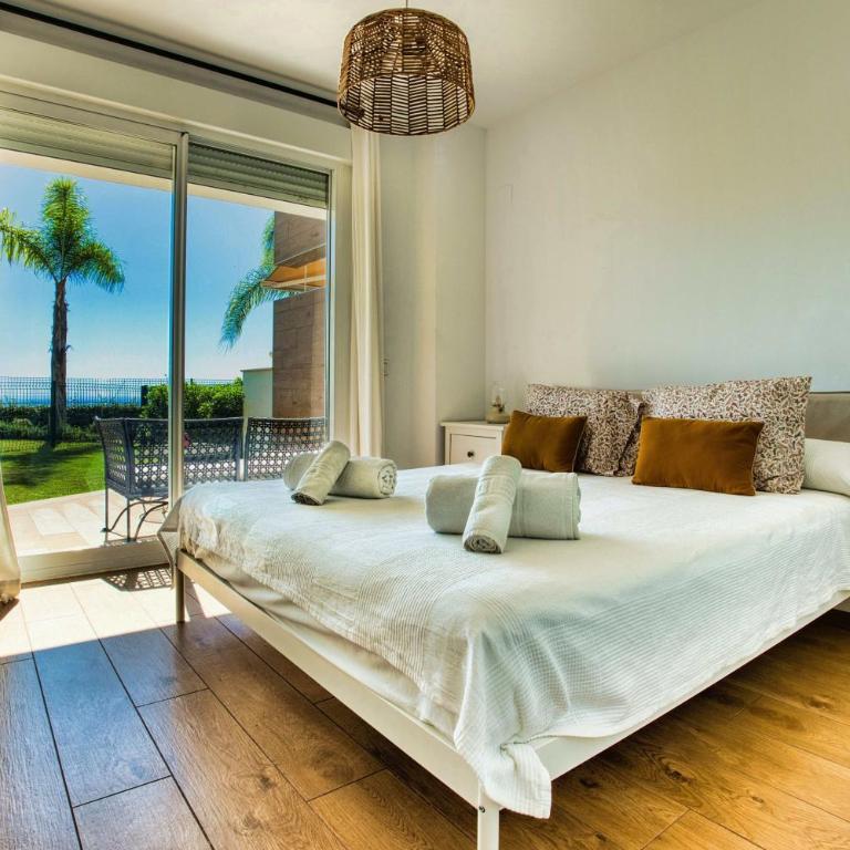 I sea garden view - Two-Bedroom Superior Apartment - 12