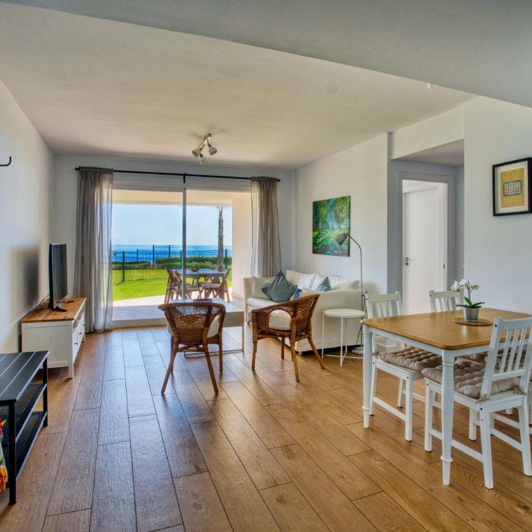 I sea garden view - Two-Bedroom Superior Apartment - 13