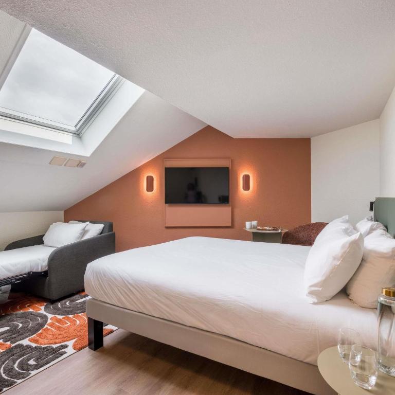 Ibis Styles Annecy Le Vieux - Chambres Communicantes avec Lit Double et 2 Lits Jumeaux - 4