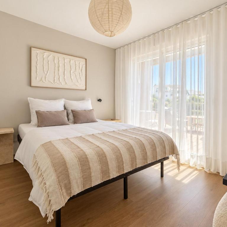 Spacieux appartement decore avec soin - Proche Gare - 4 pers - Apartment with Terrace - 4