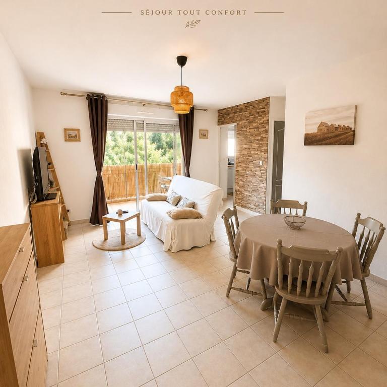 Les Tournesols, T2 avec balcon, parking, Cité à 8 min - Appartement 1 Chambre - 1