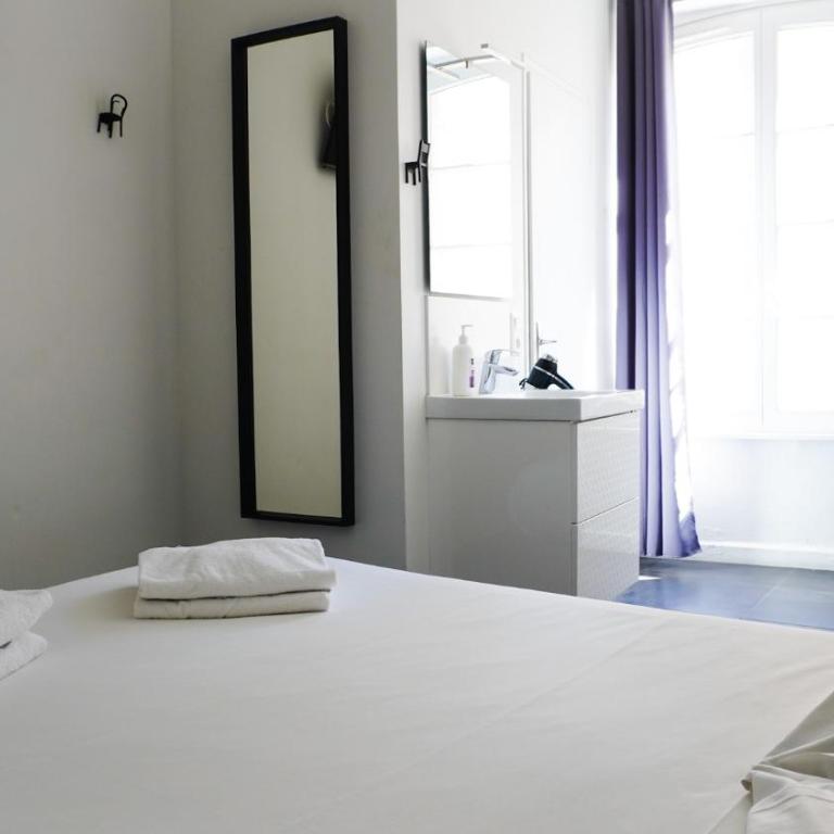 Hotel des Arts - Centre Cathédrale - Habitación Doble Clásica - 9