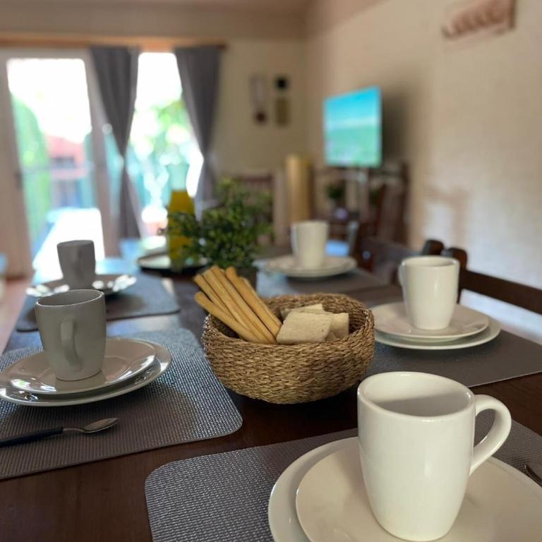 Casa Bordo Casa completa de uso exclusivo para hasta 5 huéspedes con patio privado cercado parrilla y cochera A 400m de la playa - Casa de 2 dormitorios - 15