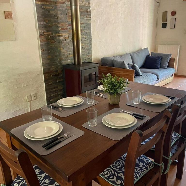 Casa Bordo Casa completa de uso exclusivo para hasta 5 huéspedes con patio privado cercado parrilla y cochera A 400m de la playa - Casa de 2 dormitorios - 20
