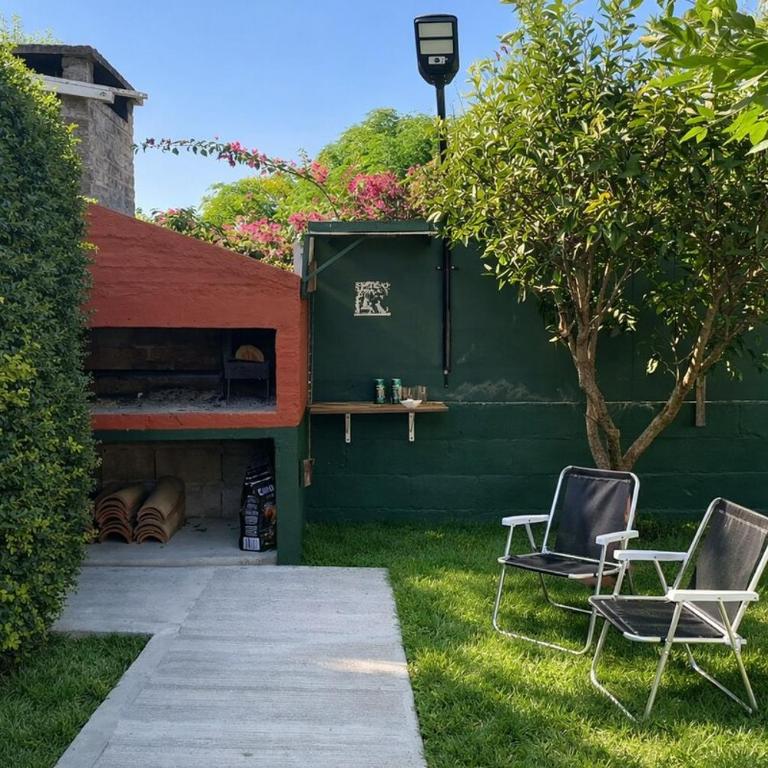 Casa Bordo Casa completa de uso exclusivo para hasta 5 huéspedes con patio privado cercado parrilla y cochera A 400m de la playa - Casa de 2 dormitorios - 7