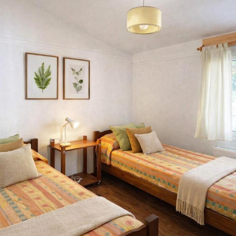 Casa Bordo Casa completa de uso exclusivo para hasta 5 huéspedes con patio privado cercado parrilla y cochera A 400m de la playa - Casa de 2 dormitorios - 28