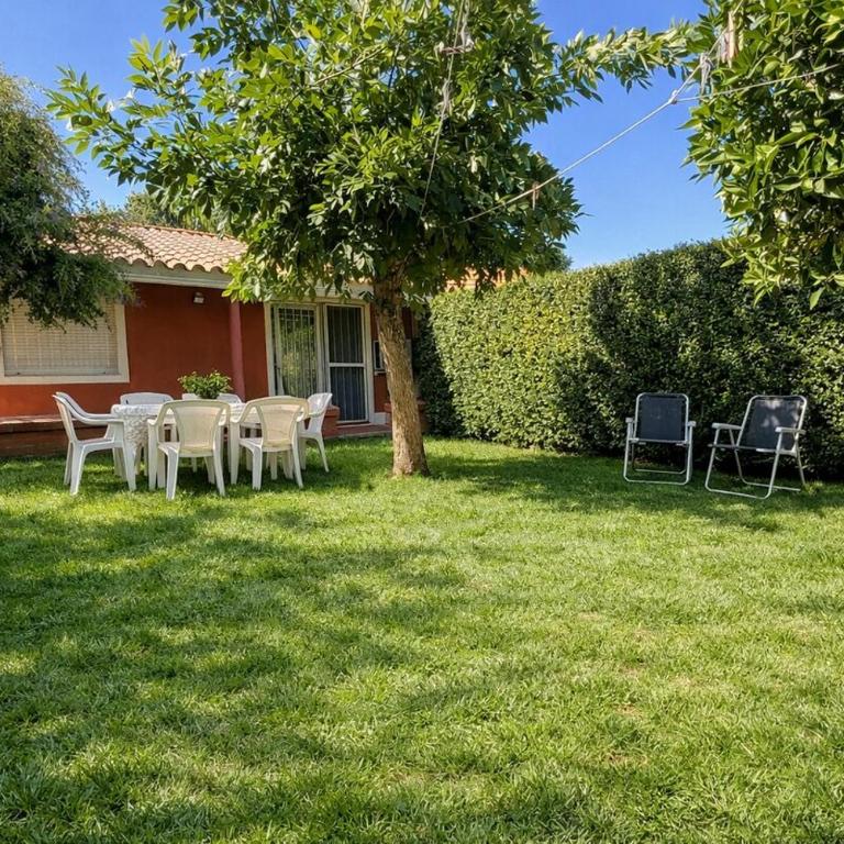 Casa Bordo Casa completa de uso exclusivo para hasta 5 huéspedes con patio privado cercado parrilla y cochera A 400m de la playa - Casa de 2 dormitorios - 32