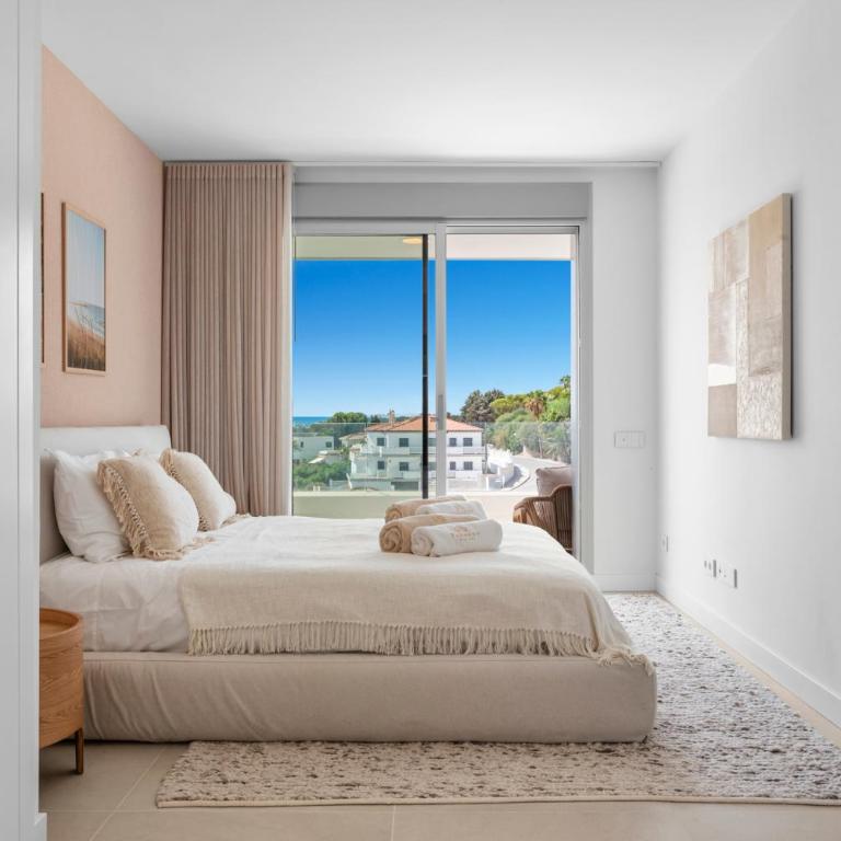 Seaview Plungepool Duplex - Three-Bedroom Apartment with Private Pool - 24