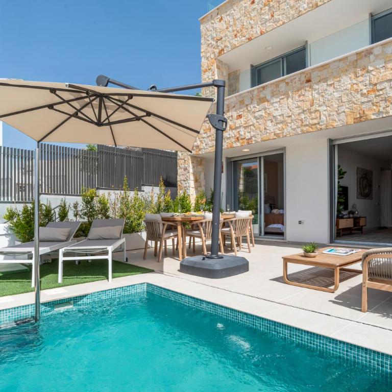 Seaview Plungepool Duplex - Three-Bedroom Apartment with Private Pool - 33