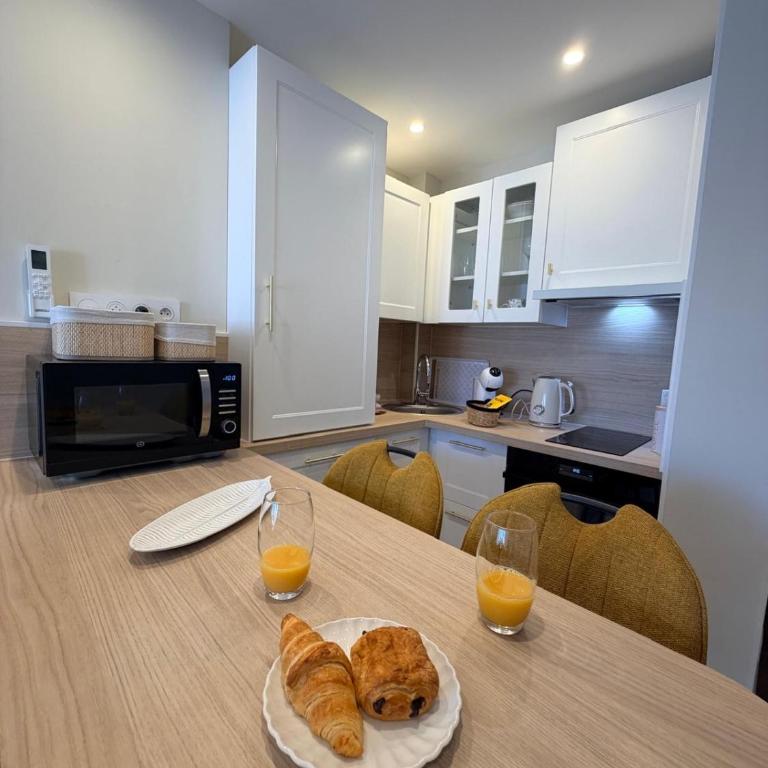 Cannes Center - 2 bedrooms - Beach 400 m away - Parking - Appartement 1 Chambre - 25