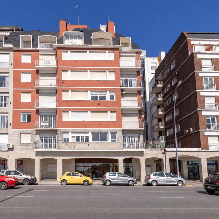 MAR y TRANQUILIDAD, 3 Ambientes a pasos del Casino y Torréon, FRENTE al MAR - Apartamento de 2 dormitorios - 39
