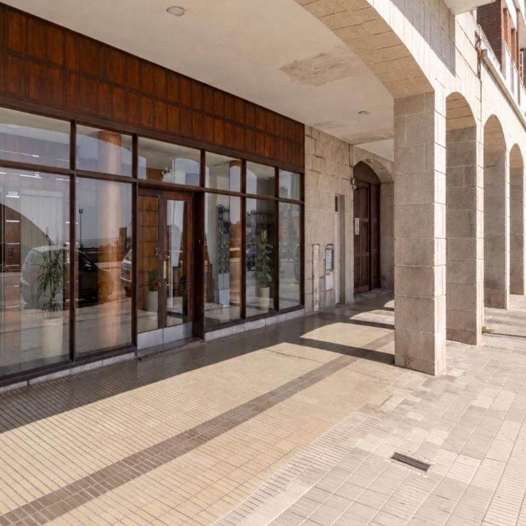 MAR y TRANQUILIDAD, 3 Ambientes a pasos del Casino y Torréon, FRENTE al MAR - Apartamento de 2 dormitorios - 40