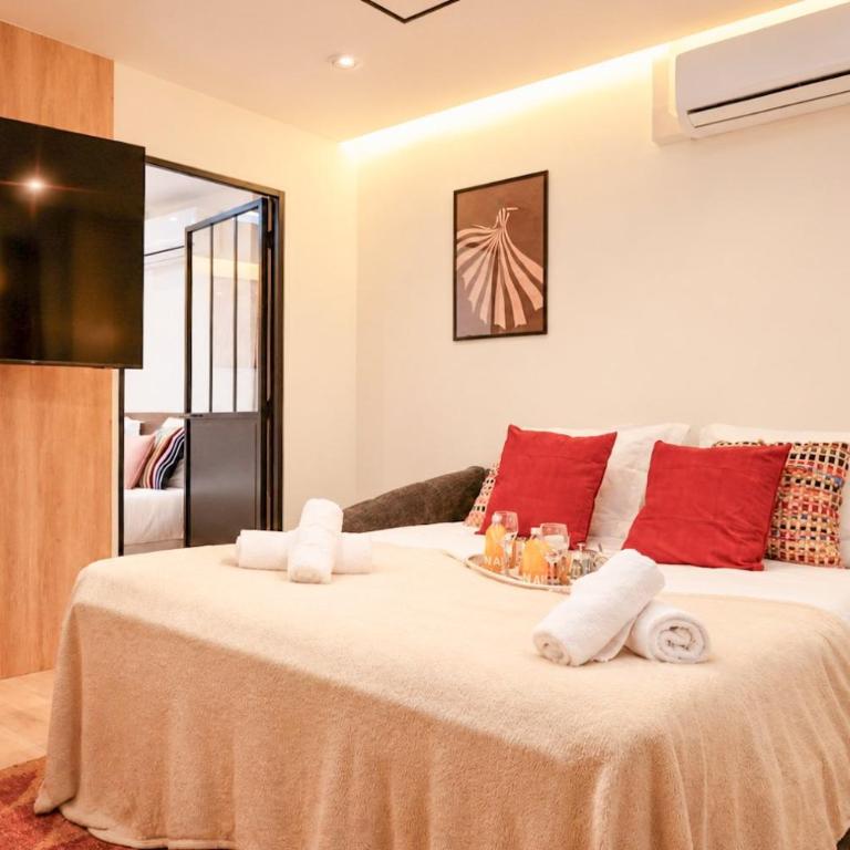 TheBlueStay 366 - Beautiful AC Apartment in Paris - Apartment - 22