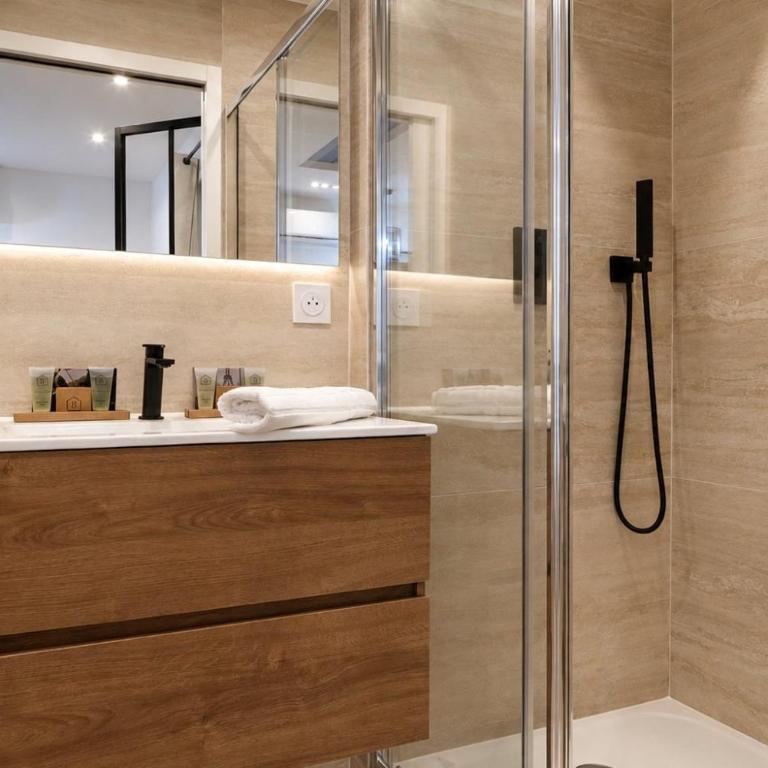 TheBlueStay 366 - Beautiful AC Apartment in Paris - Apartment - 19