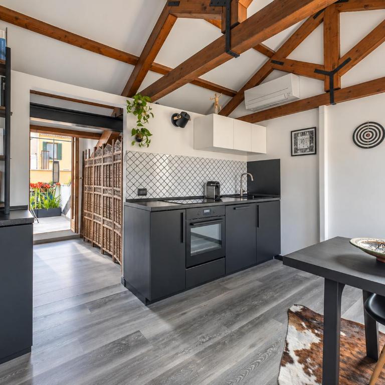 Central Modern Loft, Rooftop Patio, Full Kitchen - Appartamento con 1 Camera da Letto - 2