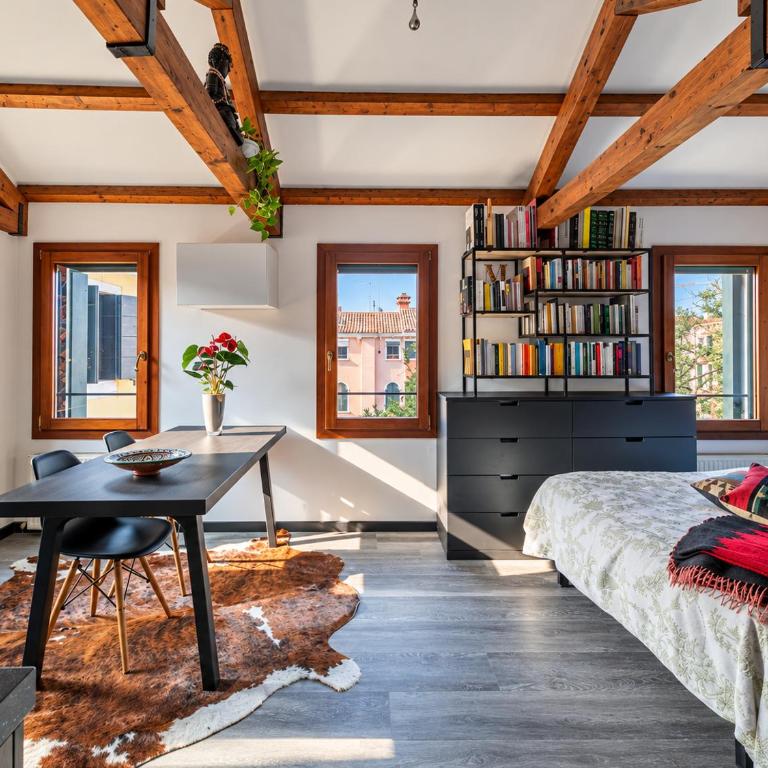 Central Modern Loft, Rooftop Patio, Full Kitchen - Appartamento con 1 Camera da Letto - 1