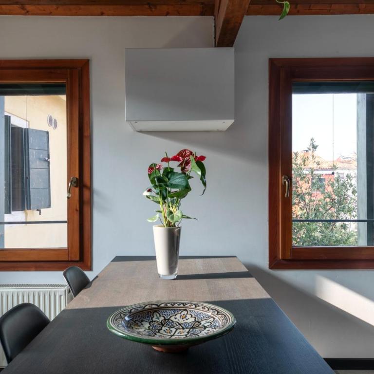 Central Modern Loft, Rooftop Patio, Full Kitchen - Appartamento con 1 Camera da Letto - 17