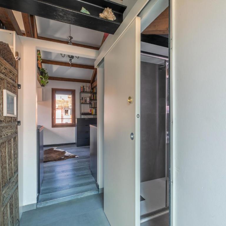 Central Modern Loft, Rooftop Patio, Full Kitchen - Appartamento con 1 Camera da Letto - 16