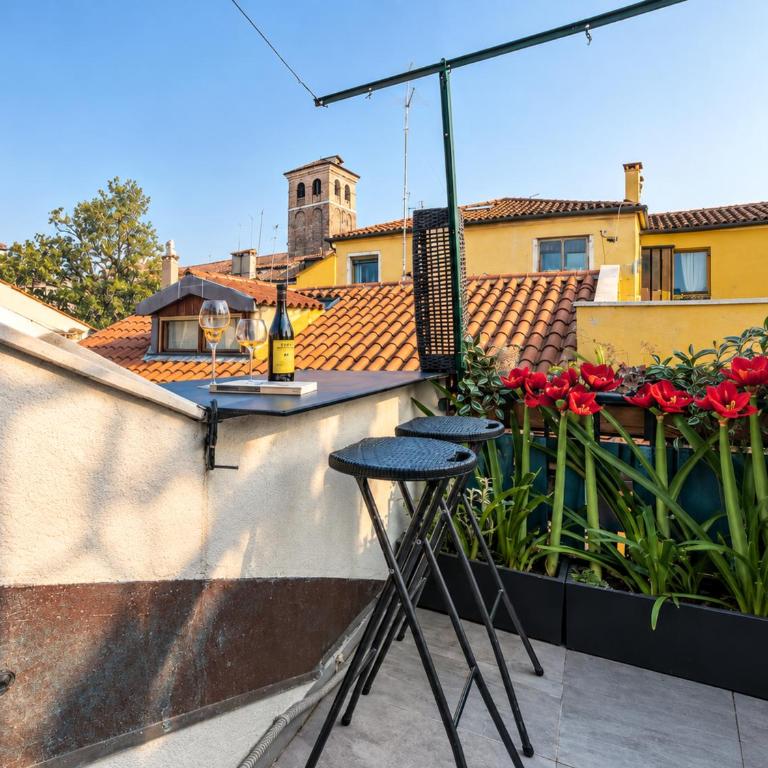 Central Modern Loft, Rooftop Patio, Full Kitchen - Appartamento con 1 Camera da Letto - 15