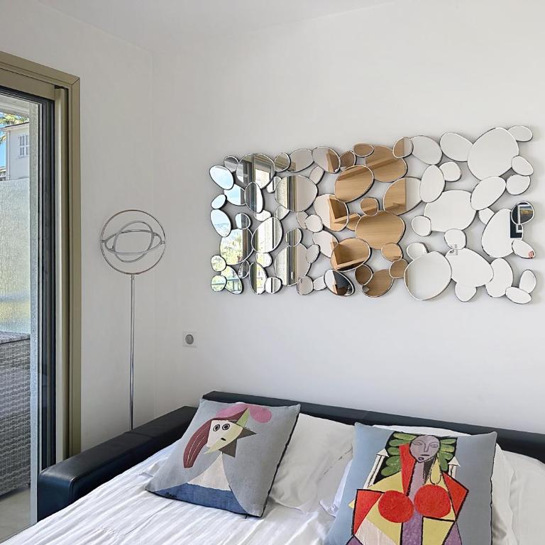Bright 2-Bedroom apartment with terrace & parking - Appartement 2 Chambres avec Balcon et Vue sur la Mer - 16