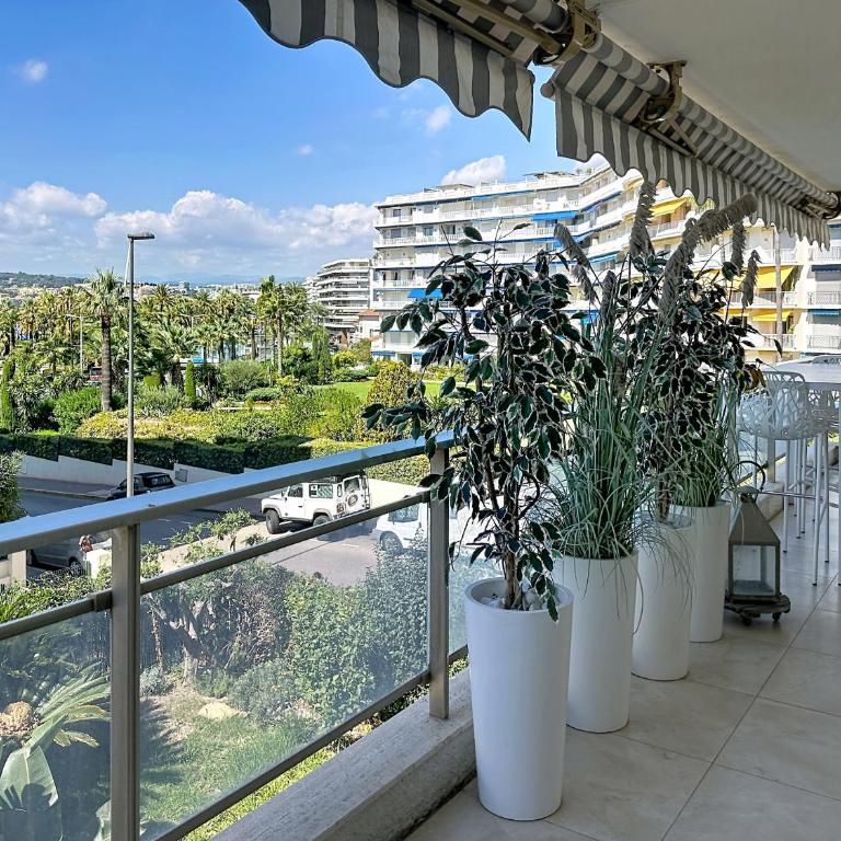 Bright 2-Bedroom apartment with terrace & parking - Appartement 2 Chambres avec Balcon et Vue sur la Mer - 19