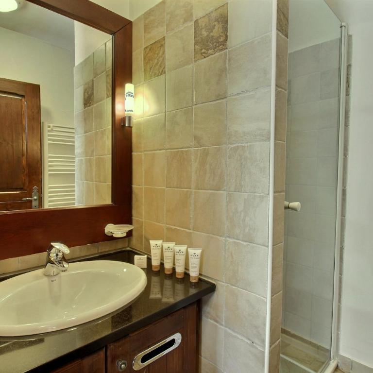 Arc 1950, Appartement 2 chambres, 07 pers, Vue Montagne, Sauna, Hammam, Jacuzzi, salle de fitness, Piscine extérieure chauffée - Apartment mit 2 Schlafzimmern und Bergblick - 10