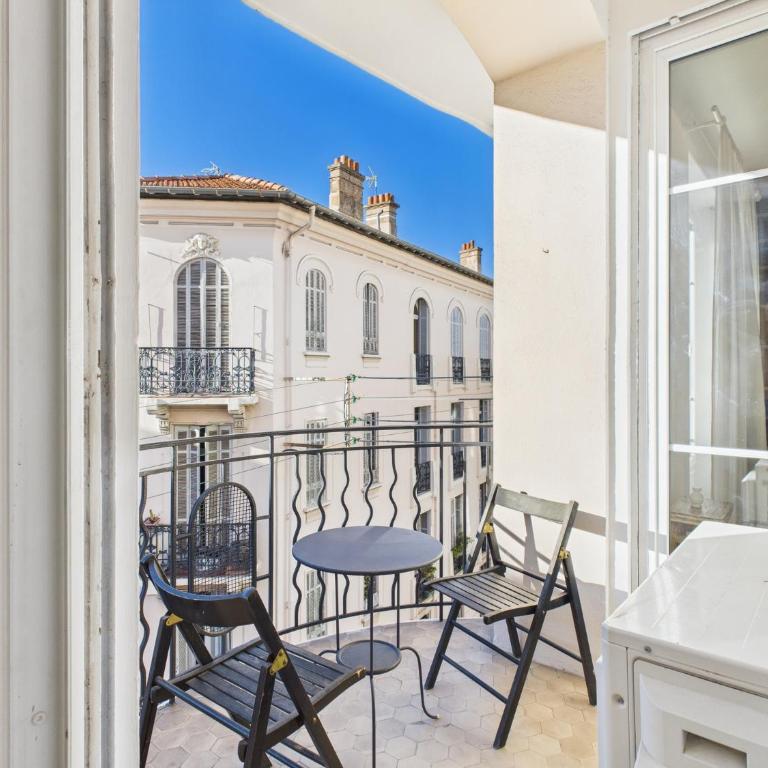 LE BOURGEOIS avec balcon, somptueux et lumineux, idéalement situé - Appartement 2 Chambres avec Balcon - 4