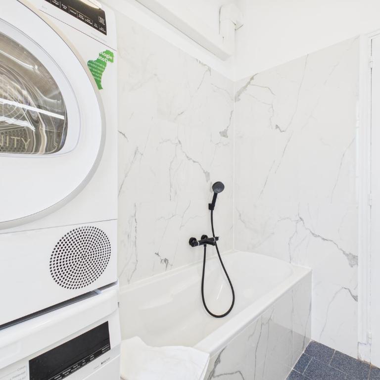 LE BOURGEOIS avec balcon, somptueux et lumineux, idéalement situé - Appartement 2 Chambres avec Balcon - 21