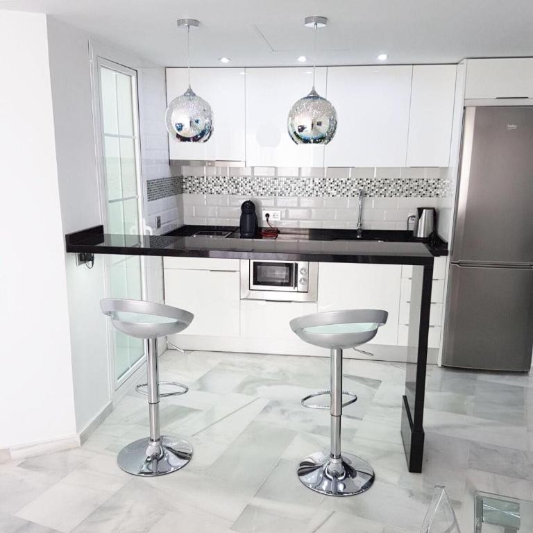Apartamento Exclusivo Puerto Marina - Apartamento de 1 dormitorio con balcón - 7
