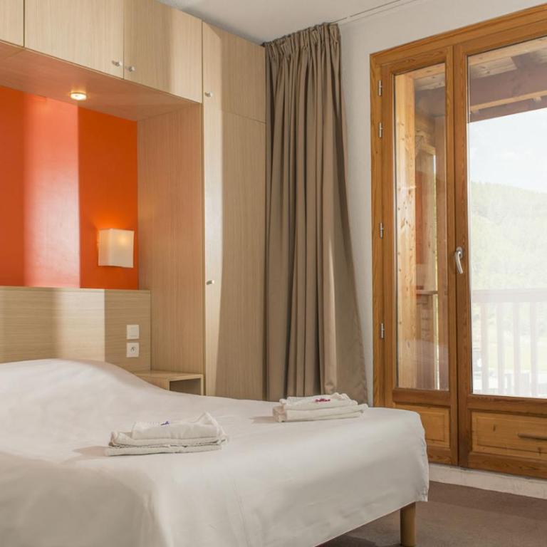Villages Clubs du Soleil - VARS - Chambre Double avec Salle de Bains Privative - 1