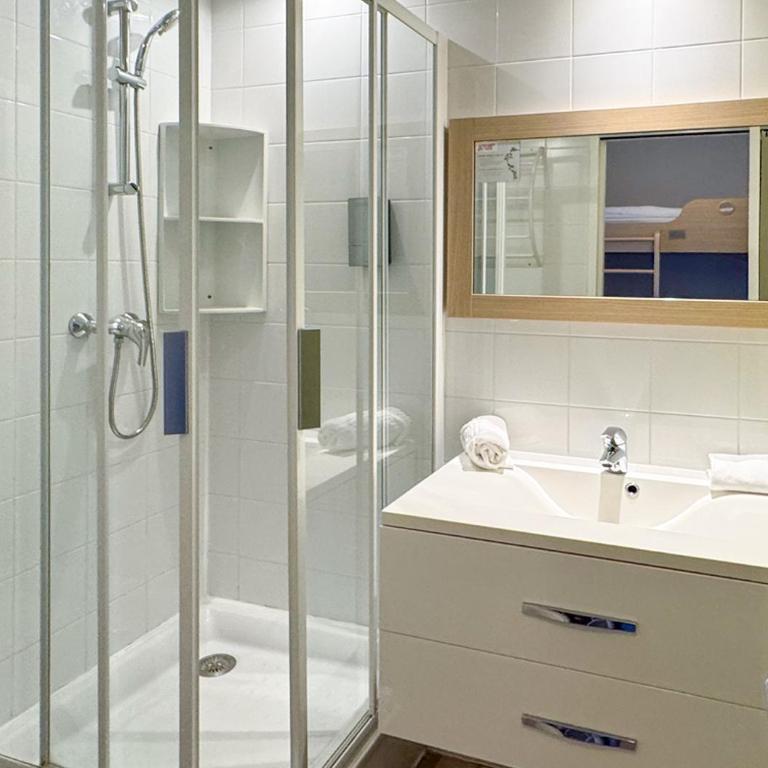 Villages Clubs du Soleil - VARS - Chambre Triple avec Salle de Bains Privative - 1