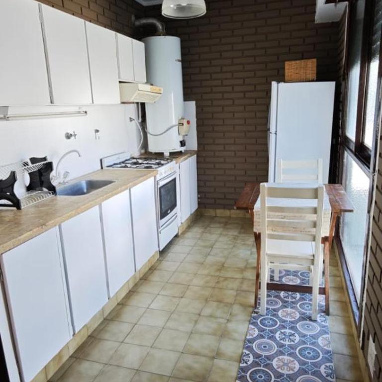 Alojamiento Temporal - Departamento con 3 Dormitorios y Conchera - Avenida 25 y 35 - Apartamento de 3 dormitorios - 6