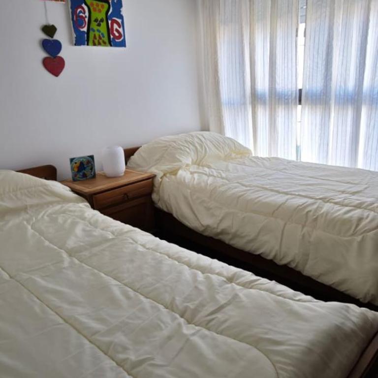 Alojamiento Temporal - Departamento con 3 Dormitorios y Conchera - Avenida 25 y 35 - Apartamento de 3 dormitorios - 9