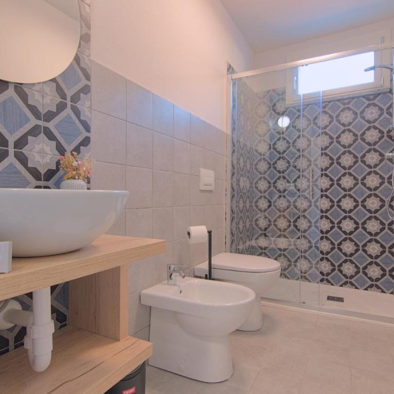 Lake Como 2 min - Modern Suites at 1 min to Station - Wifi, AC - Camera Deluxe - 15
