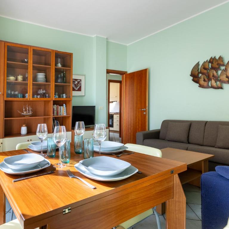 Hostdomus - Submarine Apartament - Two-Bedroom Apartment - 11