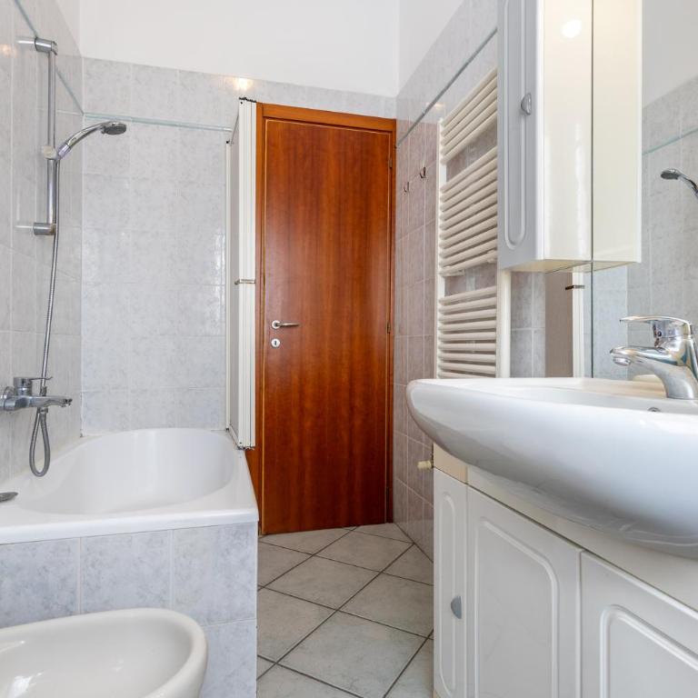 Hostdomus - Submarine Apartament - Two-Bedroom Apartment - 16
