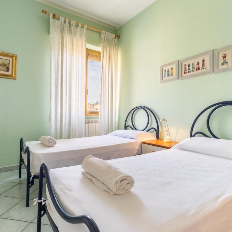 Hostdomus - Submarine Apartament - Two-Bedroom Apartment - 4