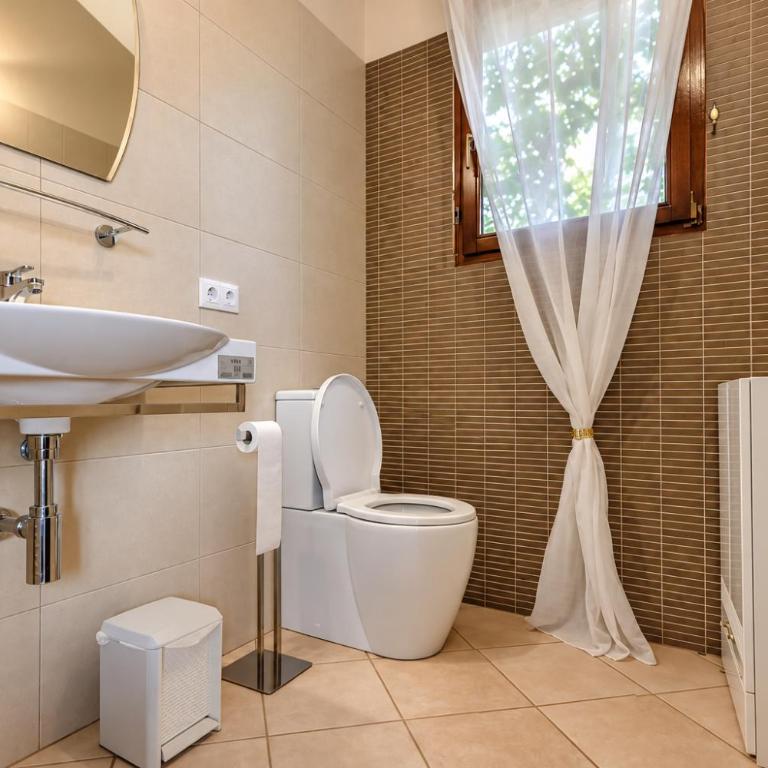 La AMISTAD Apartamento en Chalet con piscina compartida - Two-Bedroom Apartment - 32