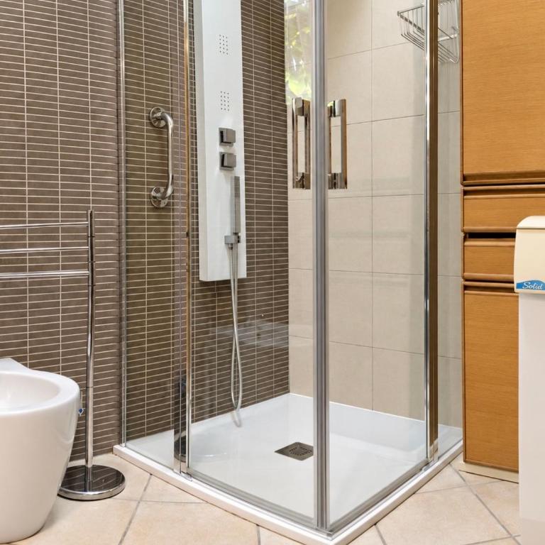 La AMISTAD Apartamento en Chalet con piscina compartida - Two-Bedroom Apartment - 33