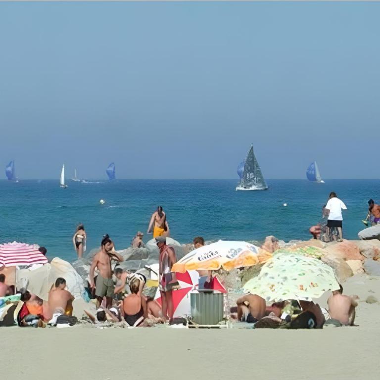 Courses et plage à pied - Villa - Vue sur Jardin - 26