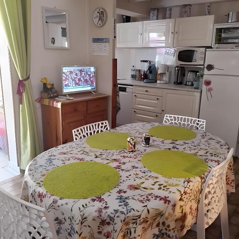 Courses et plage à pied - Villa - Vue sur Jardin - 10