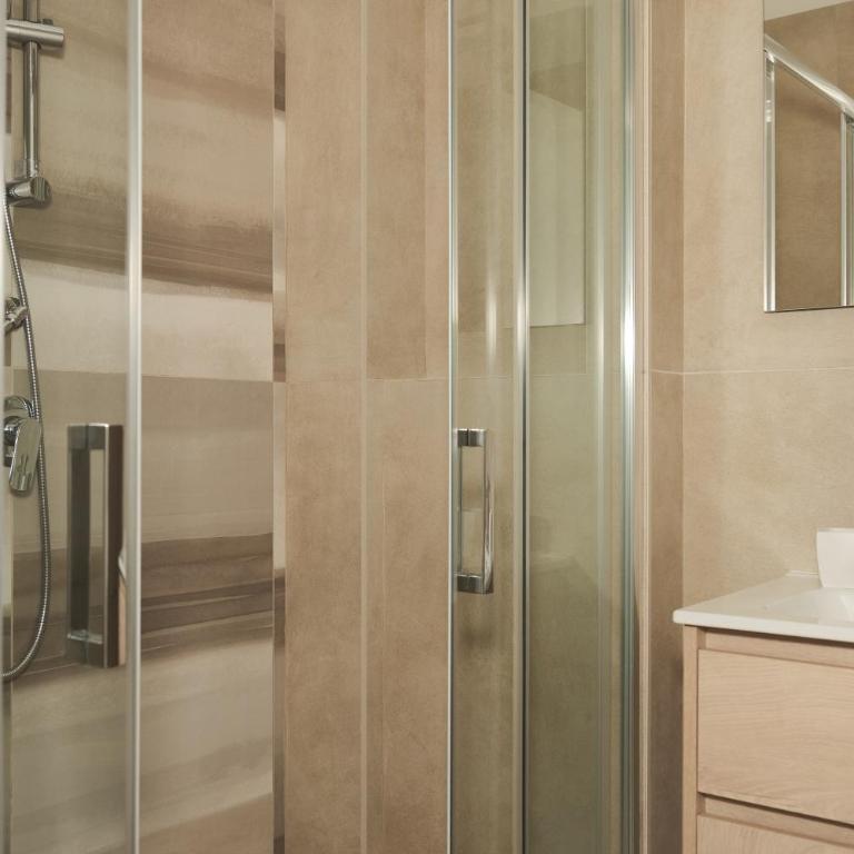 Baia Azzurra B&B - Camera Matrimoniale con Bagno Privato - 49