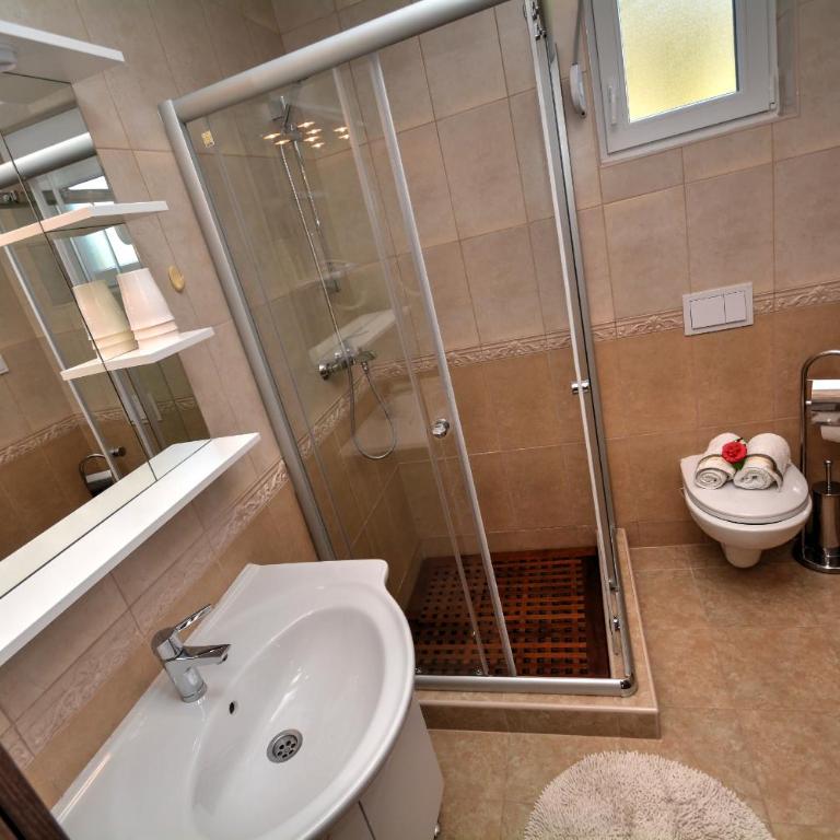 Apartments Blazevic - One-Bedroom Apartment with Terrace and Sea View - 24