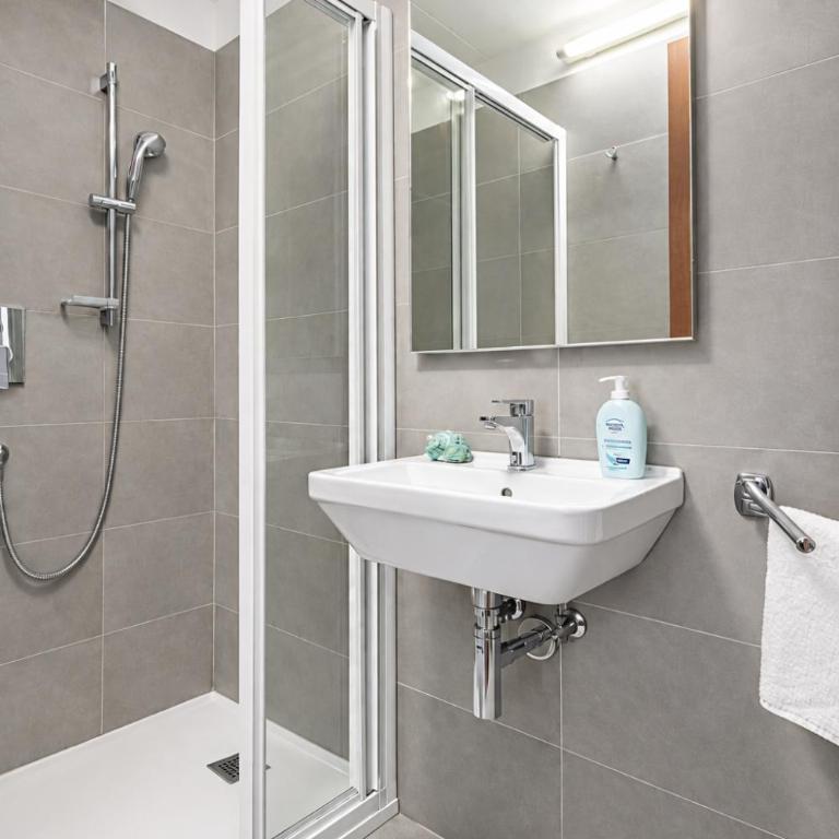 Central & Cozy Apt with Canal View, Full Kitchen - Appartamento con 1 Camera da Letto - 4