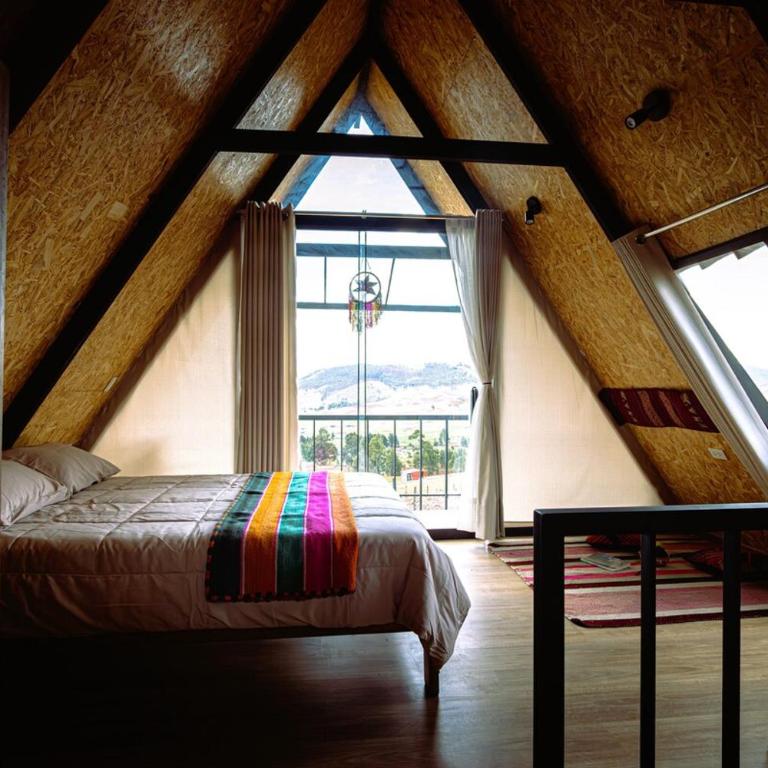 Cabin overlooking the Huaypo Lagoon in the Sacred Valley - Villa - 5