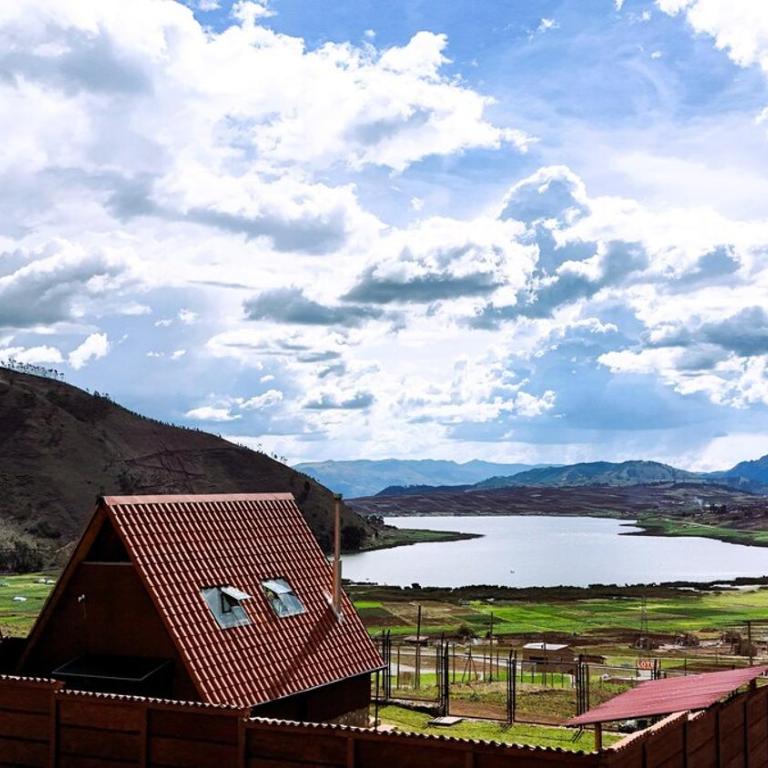 Cabin overlooking the Huaypo Lagoon in the Sacred Valley - Villa - 9