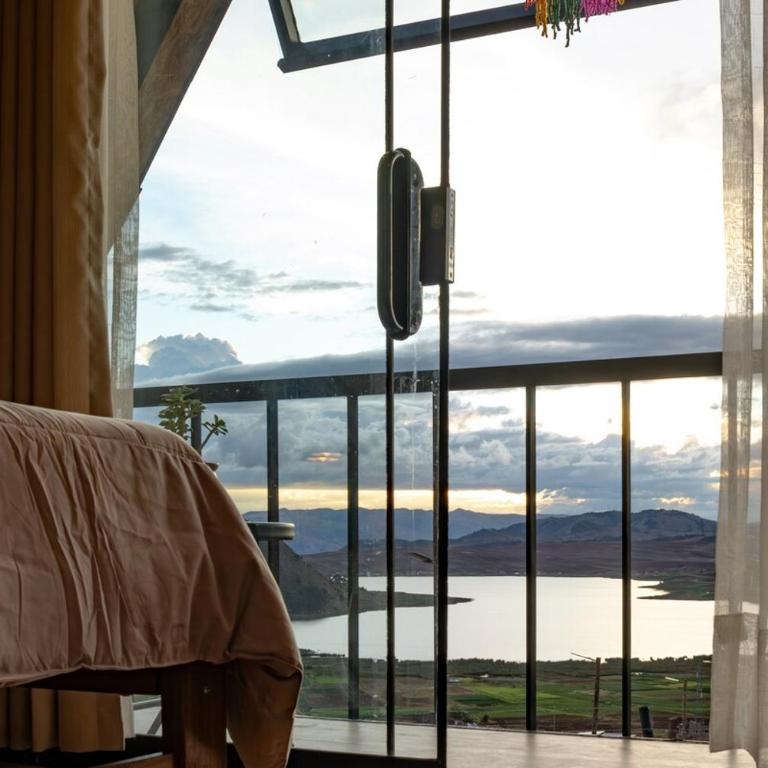 Cabin overlooking the Huaypo Lagoon in the Sacred Valley - Villa - 12